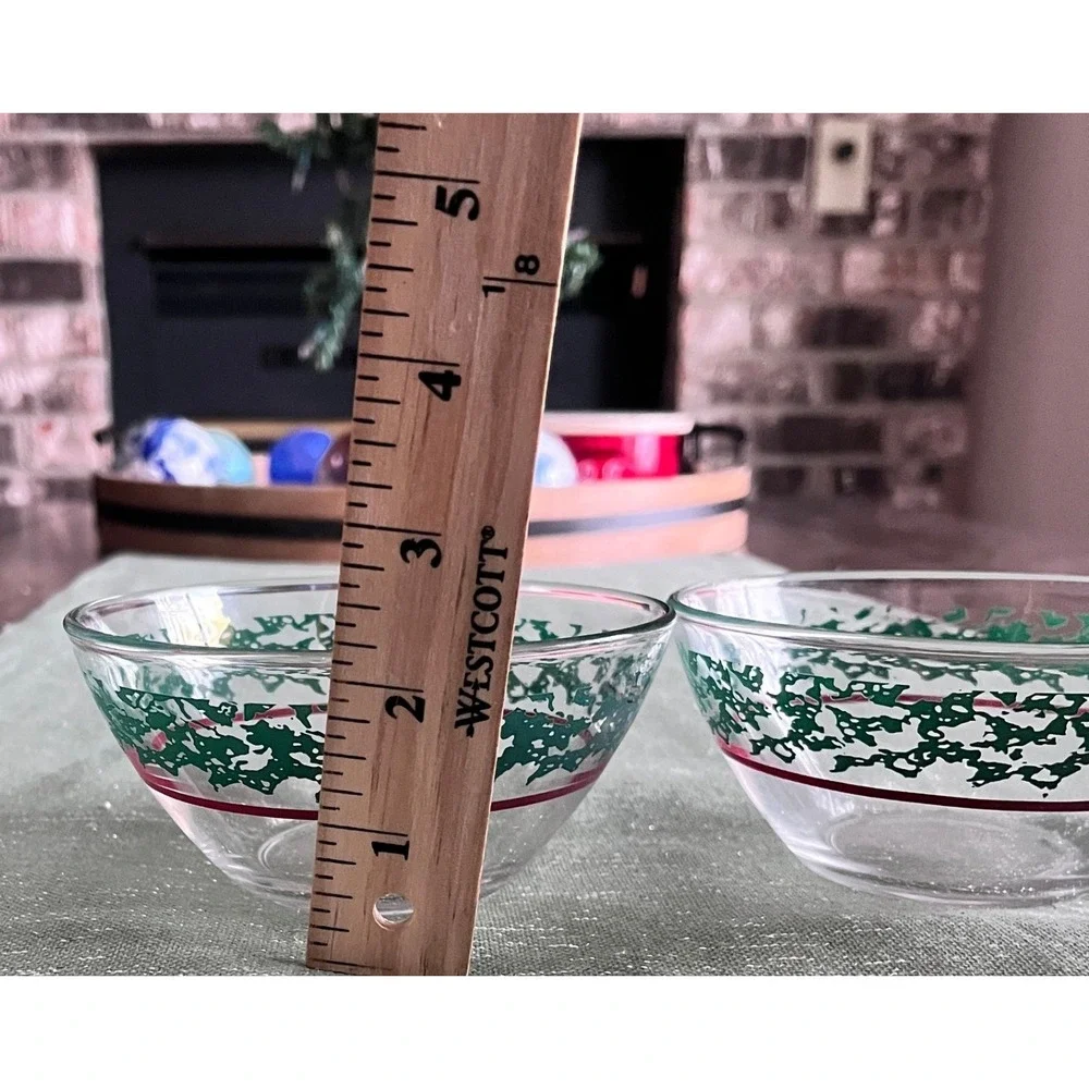 Set of 2 Arcoroc France Glass Bowls Sponge Christmas Holly Berry Design
